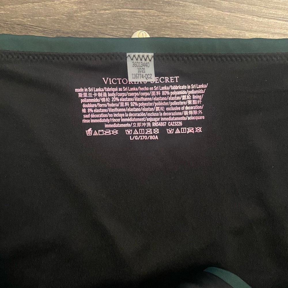 VS swim - Picture 2 of 7